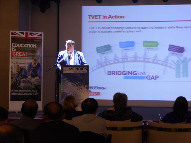Jonathan Ledger showcases UK TVET experience in Sabah.